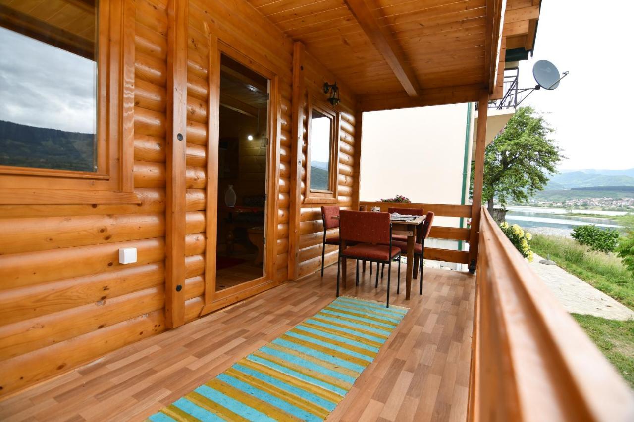 Holiday House By The Lake Plav Exterior foto